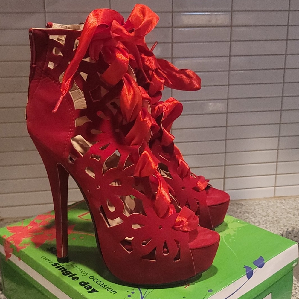 Super hot lace up Stilettos